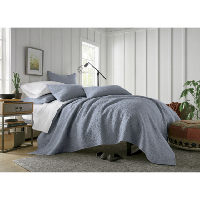 Linden Street Addison Quilt - Queen - Light Indigo