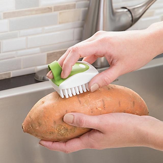Chef'n® Palm Brush™ Vegetable Brush