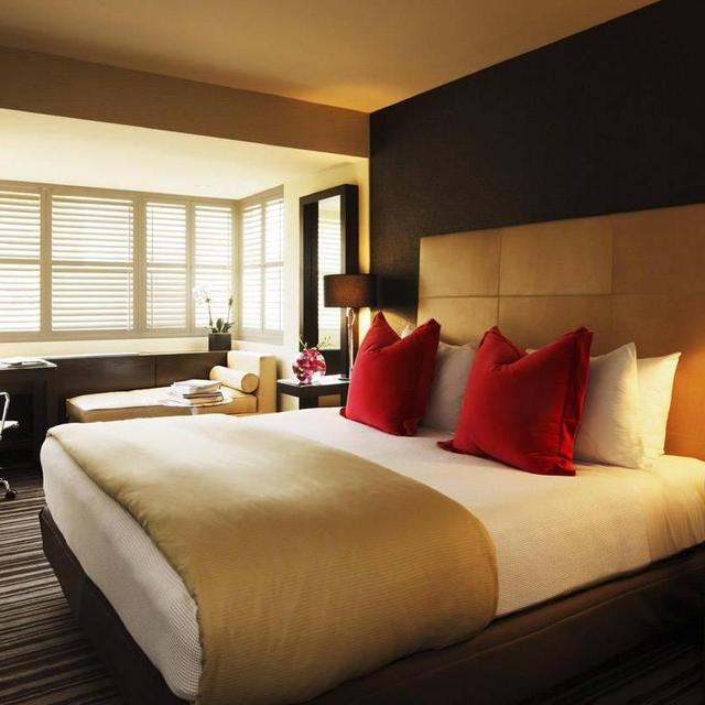 Hotel Accommodations in Athens