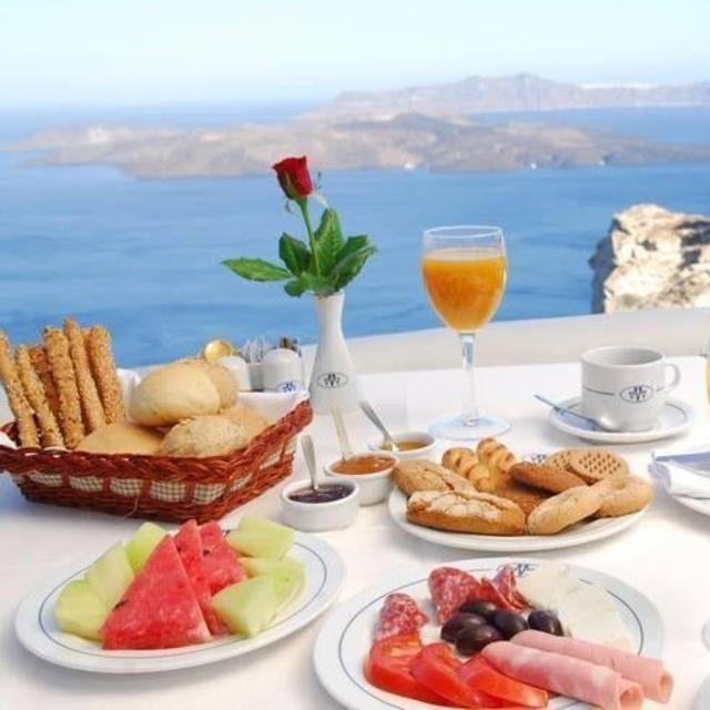 Brunch in Santorini