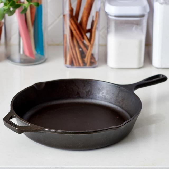 Cast iron skillet