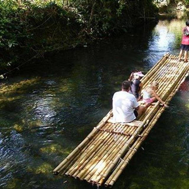 River rafting bamboo tour