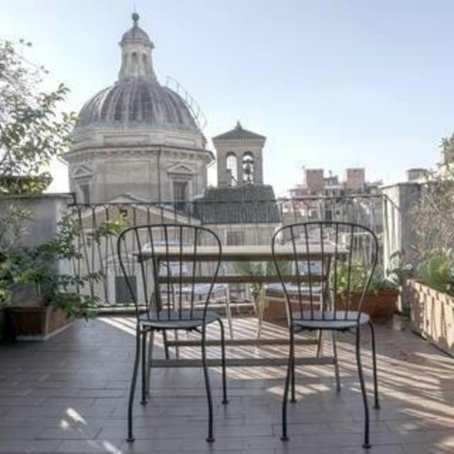 Rome AirBnB - Honeymoon