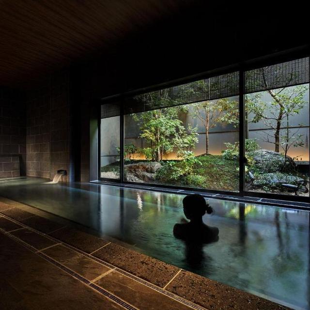 Trip to an Onsen (Japanese Hot Springs Bath)