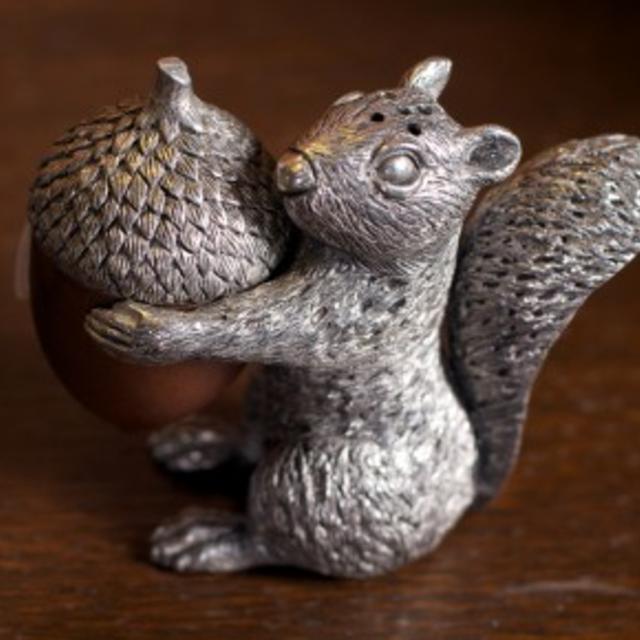 Squirrel with Wood Acorn Salt & Pepper Set