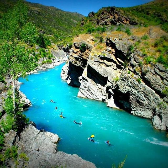 Riversurfing in Queenstown