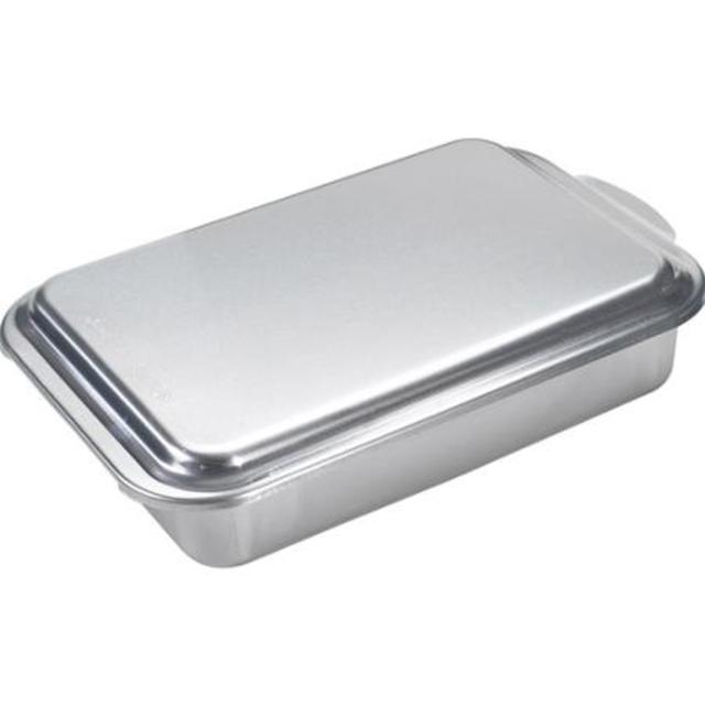 Nordic Ware 9" x 13" Covered Cake Pan