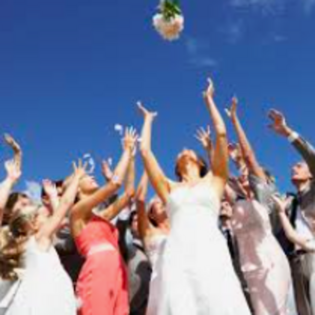 Fee for Jess not to throw the bouquet at your partner