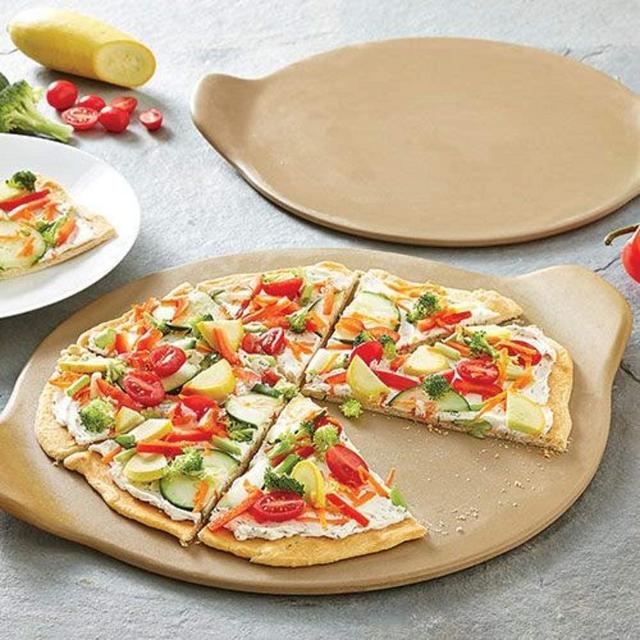 The Pampered Chef Large Round Stone with Handles on the Sides