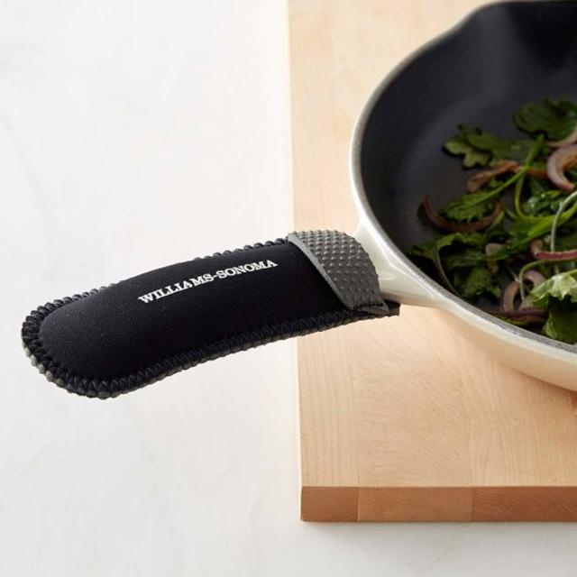 Williams Sonoma Pan Holder, Set of 2