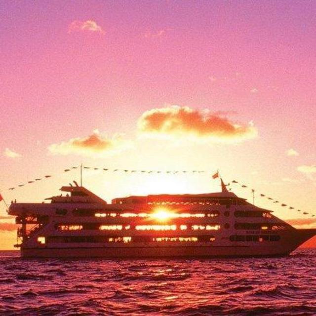 Star Casual Sunset and Show Cruise