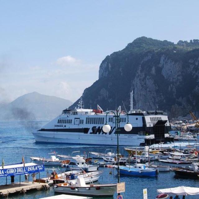 Ferries to and from Capri