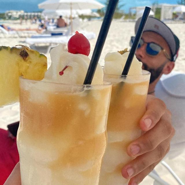 *Honeymoon* Drinks on the beach