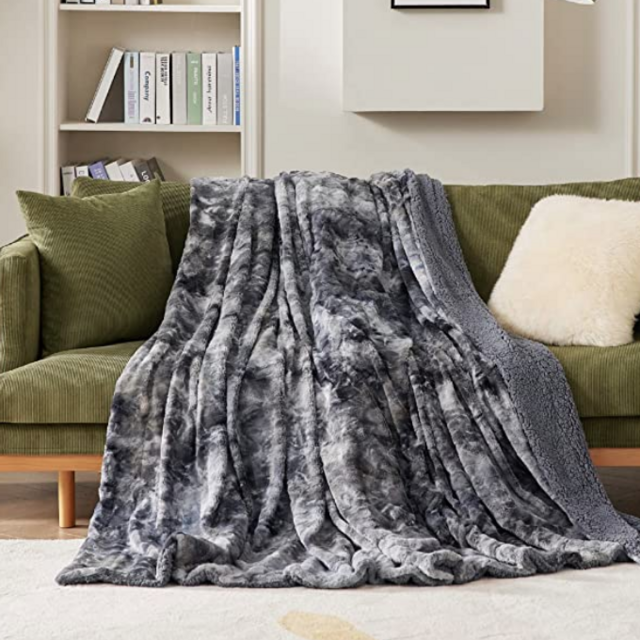 Faux Fur Blankets Queen Size - Grey Plush Reversible Sherpa Fleece Large