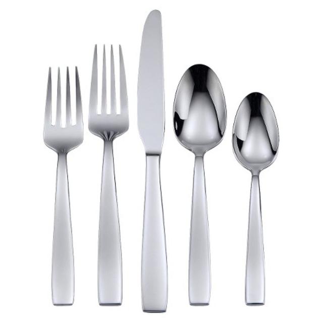 Oneida 45 piece Metra Flatware Set product details page
