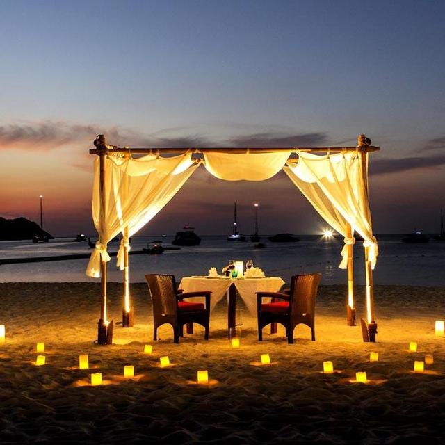 Candlelit Beach Dinner