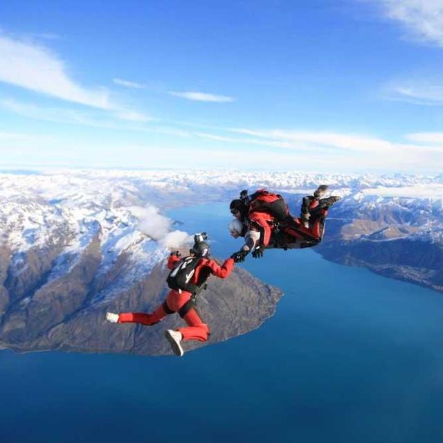 Skydiving in Glenorchy