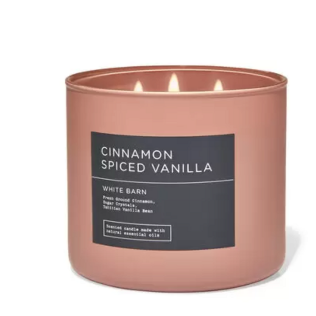 White BarnCinnamon Spiced Vanilla 3-Wick Candle