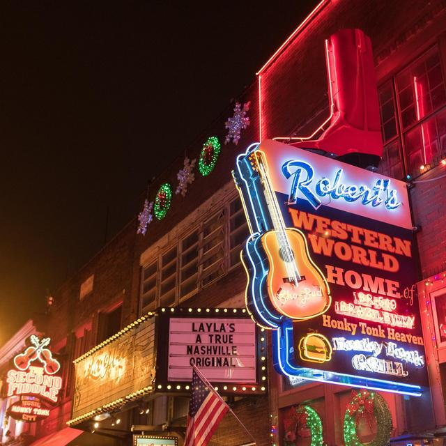 Nashville: Round Trip Flights