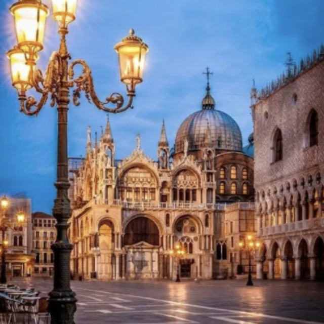 Water Taxi Tour of Venice