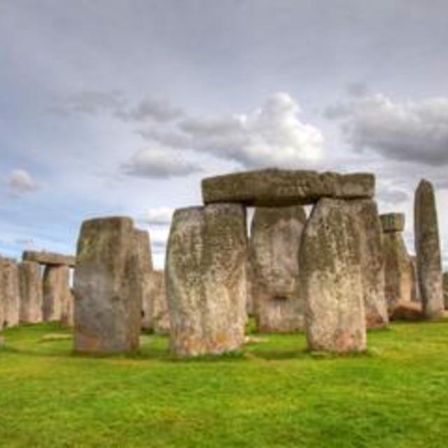 Stonehenge, Windsor Castle and Bath Day Trip from London