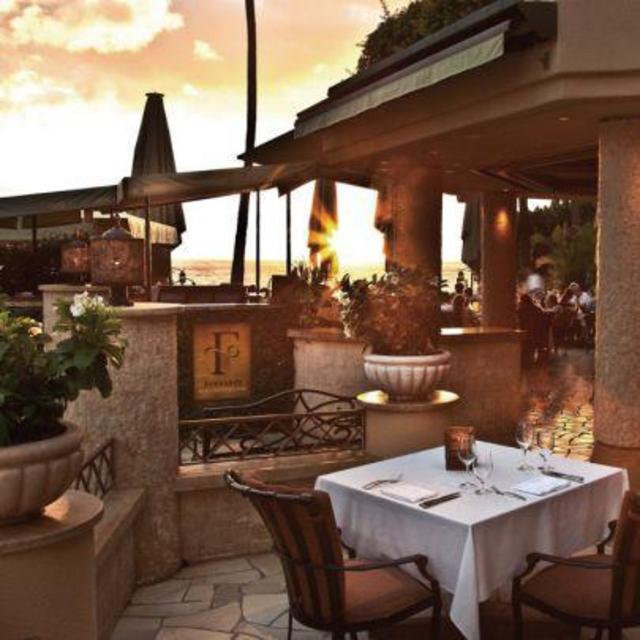 FERRARO'S BAR E RISTORANTE - Italian cucina rustica with a Hawaiian flare