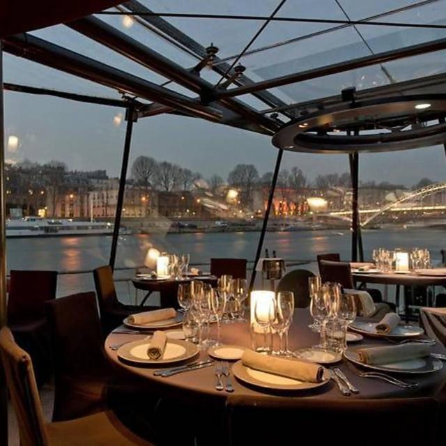 Mini-Moon – Seine River Dinner Cruise