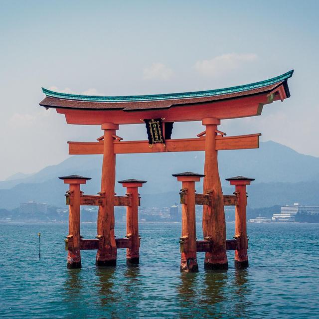Honeymoon! – Hiroshima & Miyajima Tour