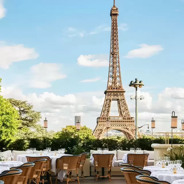 Mini-Moon – Dinner at Giraffe