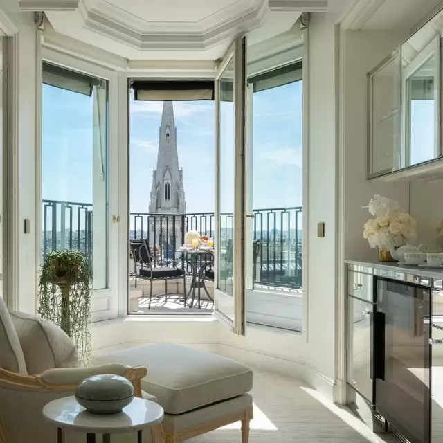 Mini-Moon – Hotel George V, Paris