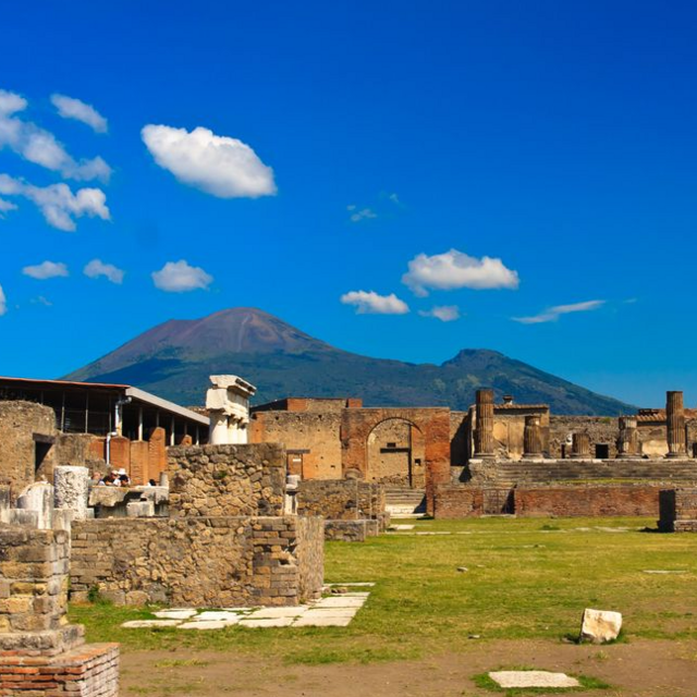 Pompeii Ruins & Mt. Vesuvius Day Tour