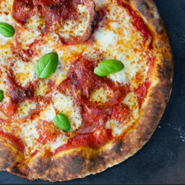 Neopalitan Pizza Pie in Naples!