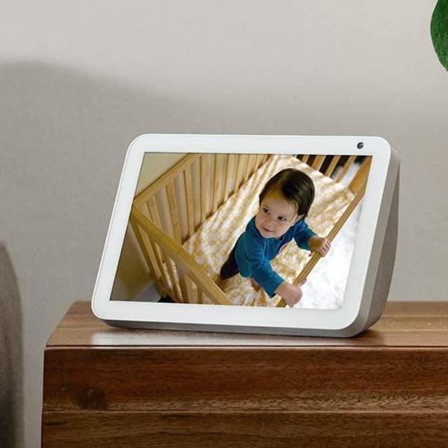 Echo Show 8 -- HD smart display with Alexa – stay connected with video calling - Charcoal