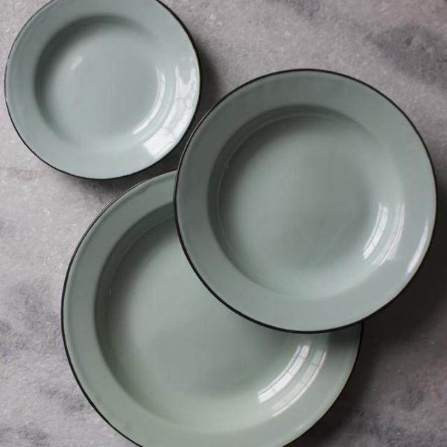 Seafoam Enamelware, 4 medium plates