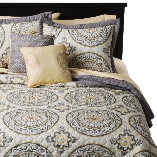 Queen Size Medallion Venice 5 Piece Quilt Set product details page
