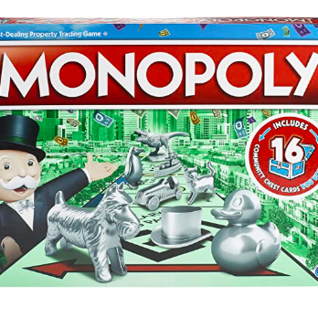 MONOPOLY Game, Family Board Game for 2 to 6 Players, Board Game for Kids Ages 8 and Up, Includes Fan Vote Community Chest Cards