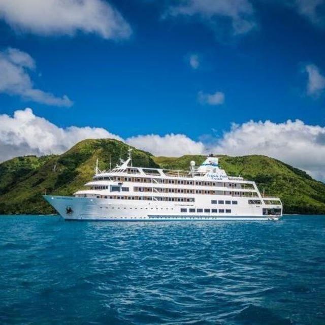Fiji: Island Hopping Multi-Day Cruise