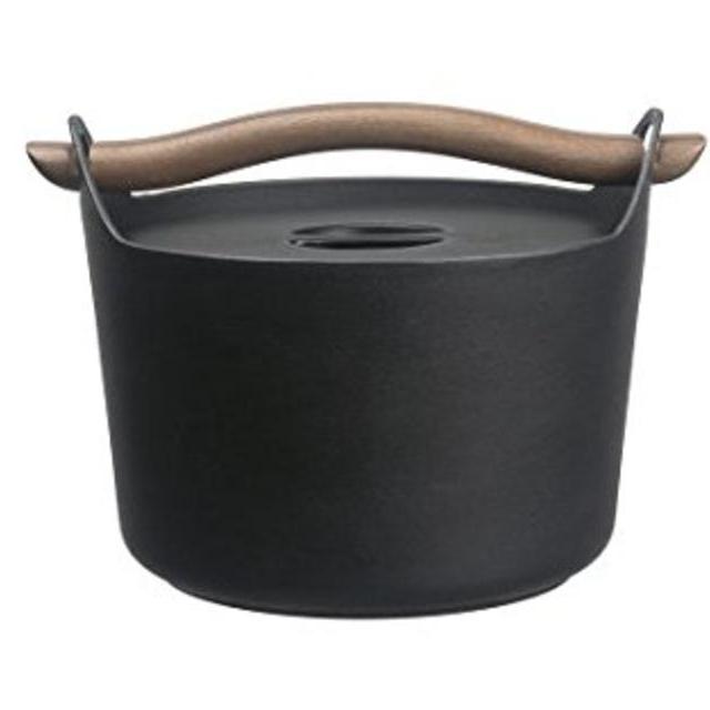 Iittala Sarpaneva 3-Quart Cast Iron Casserole with Wooden Handle