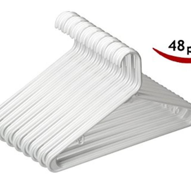 Standard Plastic Hangers (48 Pack)