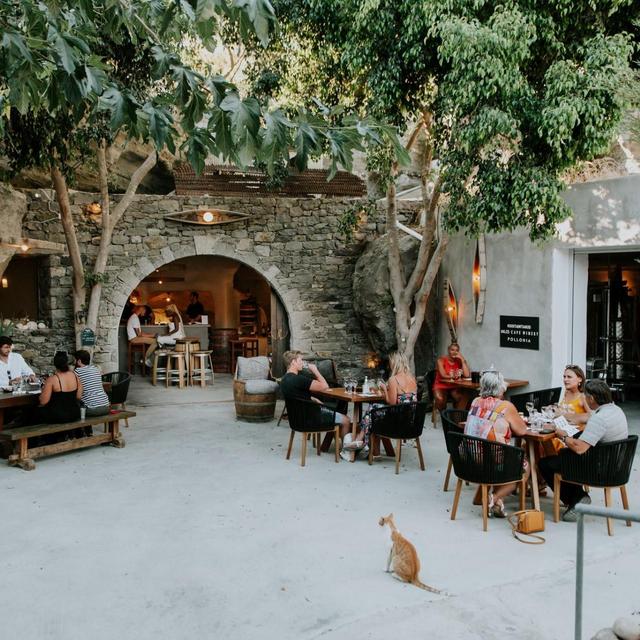 Milos - Wine Tasting