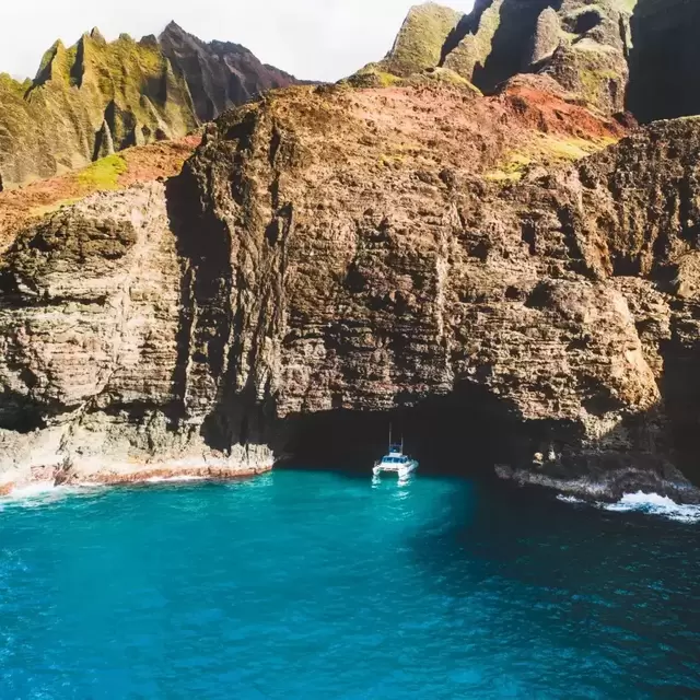 NaPali Coast Honeymoon Boat Tour