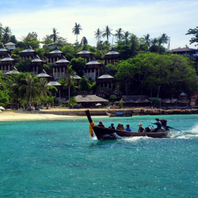 Long-Tail Boat Trip down the Maekok River