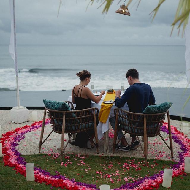 Romantic Dinner at the Standing Stones Restaurant