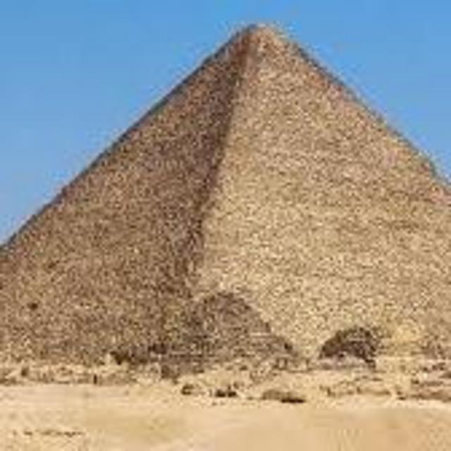 Tour to see the Great Pyramid of Giza (Cairo, Egypt)