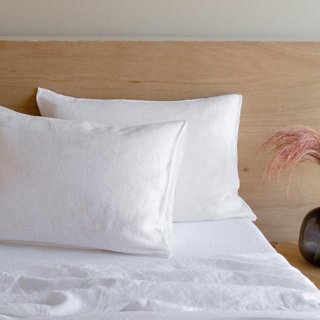 Morrow Soft Goods FITTED SHEET HEIRLOOM LINEN (Color: White, Queen)