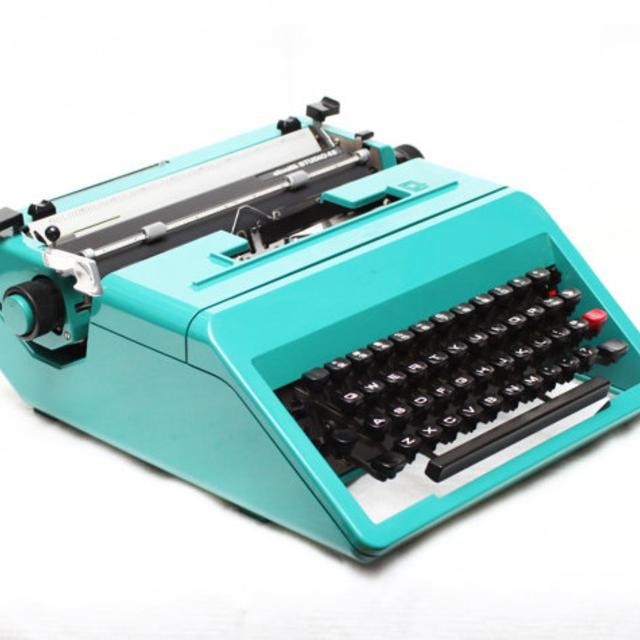 Vintage Olivetti Studio 45 Manual Portable Typewriter With Original Hard Case + Fresh New Ribbon / Made in Spain / 1969