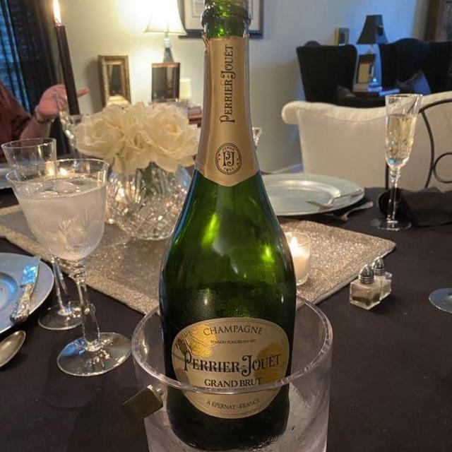 Bottle of Grand Brut, N.V. Perrier Jouet (Champagne) at Imago