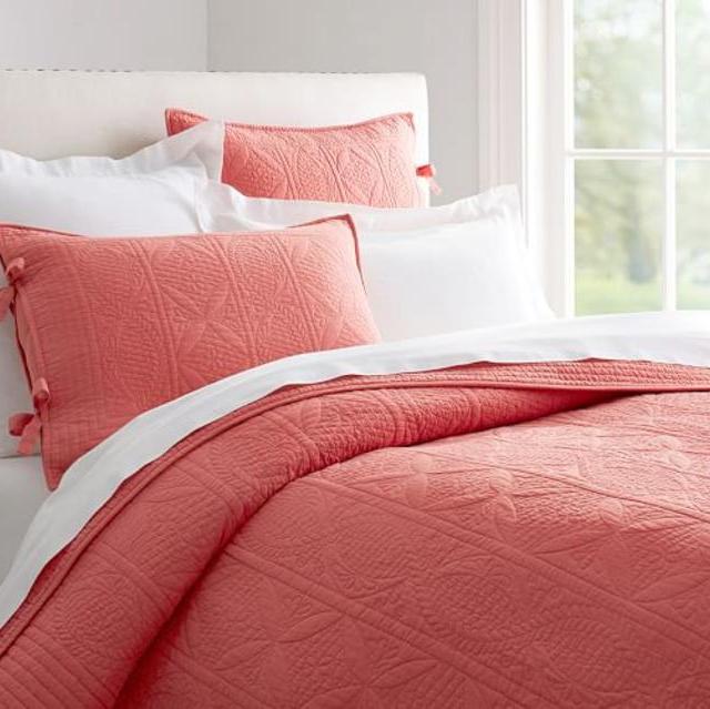 Hanna Quilt in Porcelain Blue