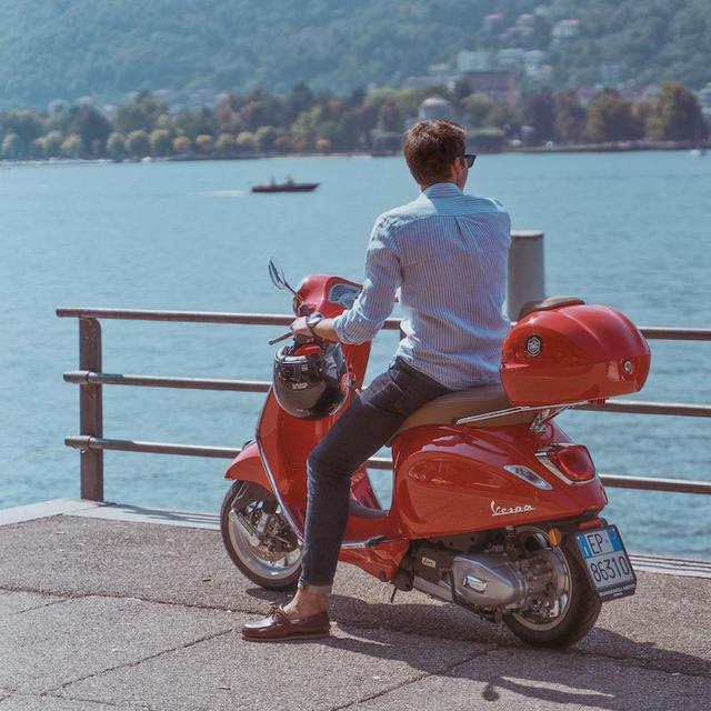 Vespa in Lake Como