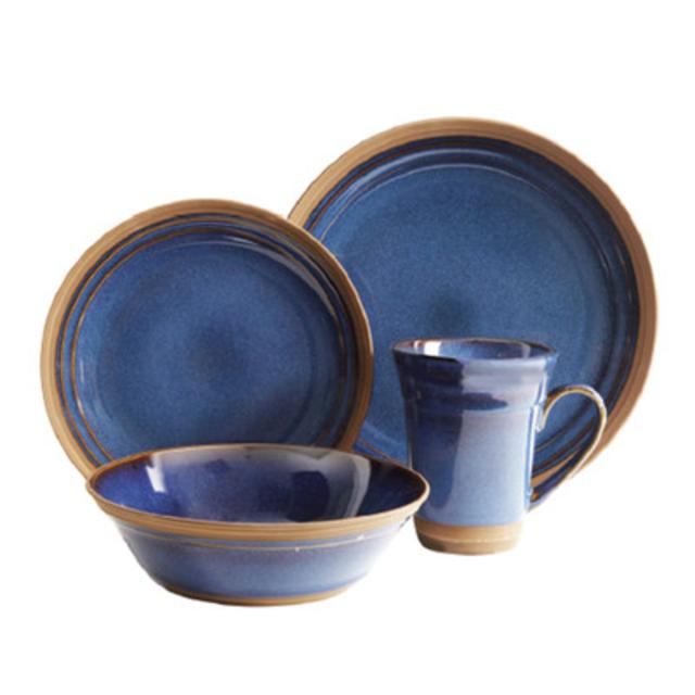 Staples 16 Piece Dinnerware Set